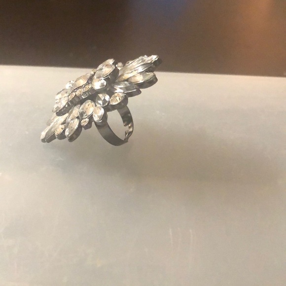 🌸2/$30🌸Antique crystal ring - Picture 3 of 5